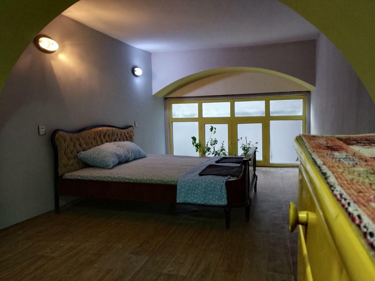 Flora Hostel Baku Zewnętrze zdjęcie